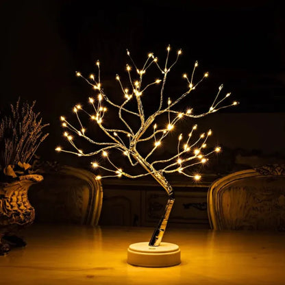 The light tree – Christmas lighting with a warm white glow