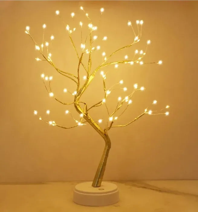 The light tree – Christmas lighting with a warm white glow