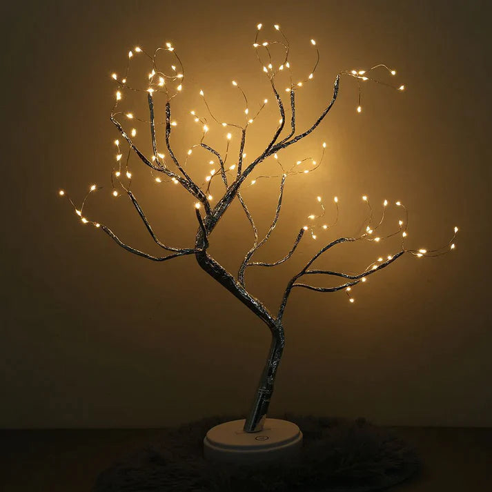 The light tree – Christmas lighting with a warm white glow